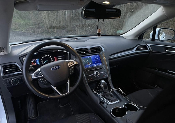 Ford Mondeo cena 93999 przebieg: 62300, rok produkcji 2021 z Kraków małe 46